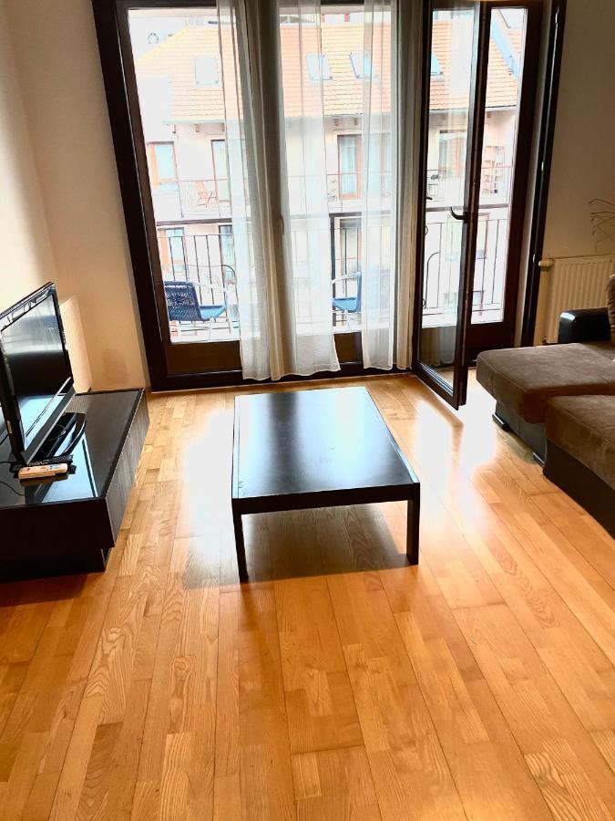Remo'S Apartment By Gozsdu Budapest Esterno foto